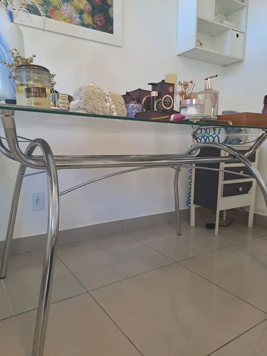 Mesa Tok & Stok tampão vidro com base inox