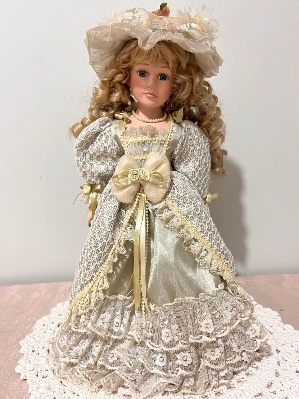Boneca de porcelana vitoriana  - Foto 4