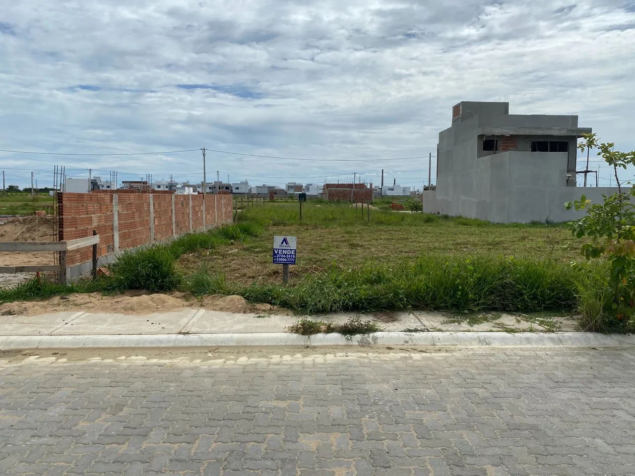 Terreno no acesso controlado, 8x20, com 160m2, próximo a pista principal e o condominio 2