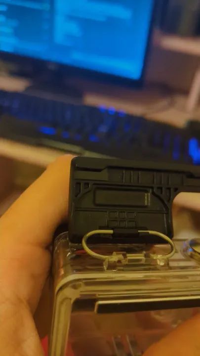 GoPro Hero 3 White Edition - Funciona perfeitamente. Defeitos apenas nos acessórios - Foto 3