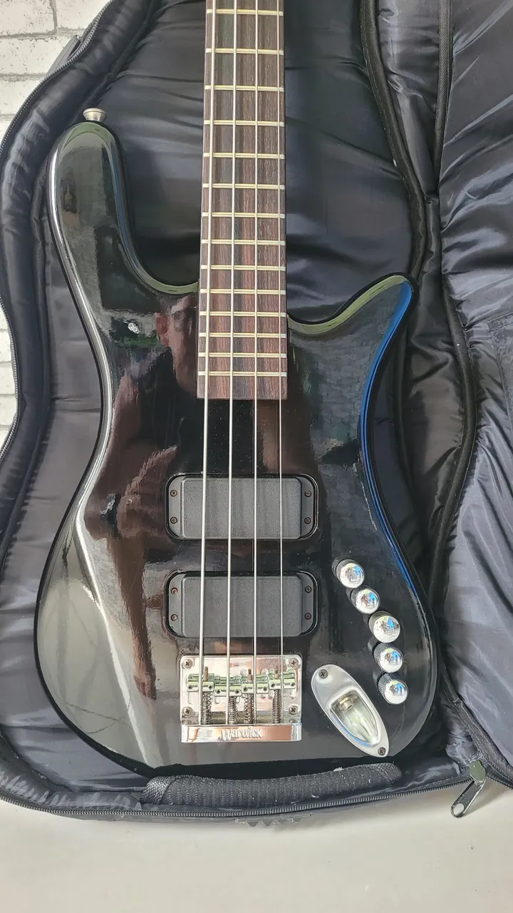 Baixo Warwick Rockbass 4 Cordas ativo