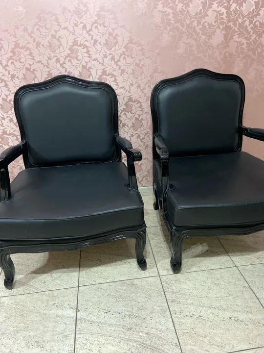 Poltronas Luxo em Couro ecológico Preto valor do PAr - Foto 3