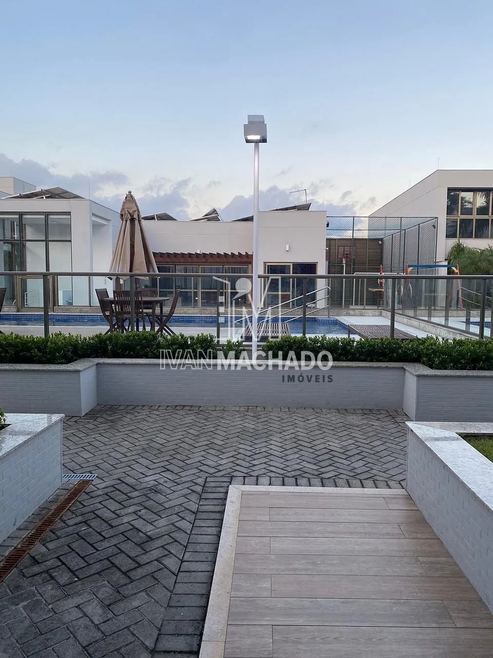 Casa duplex alto padrão em condomínio fechado à Venda, Jacuzzi, Mata da Praia, Vitória, ES