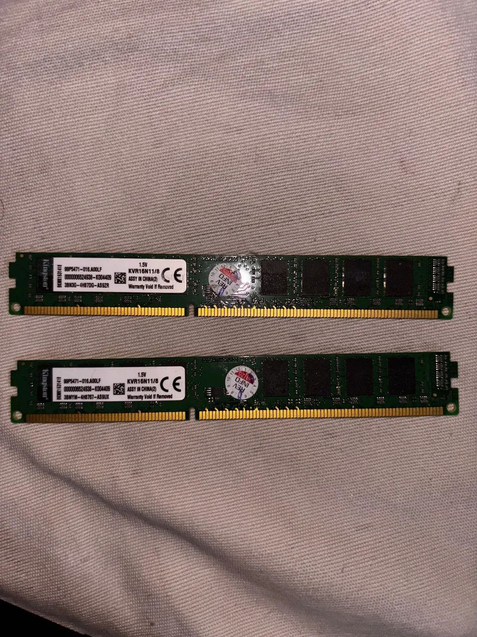 Duas memorias rams de 8gb