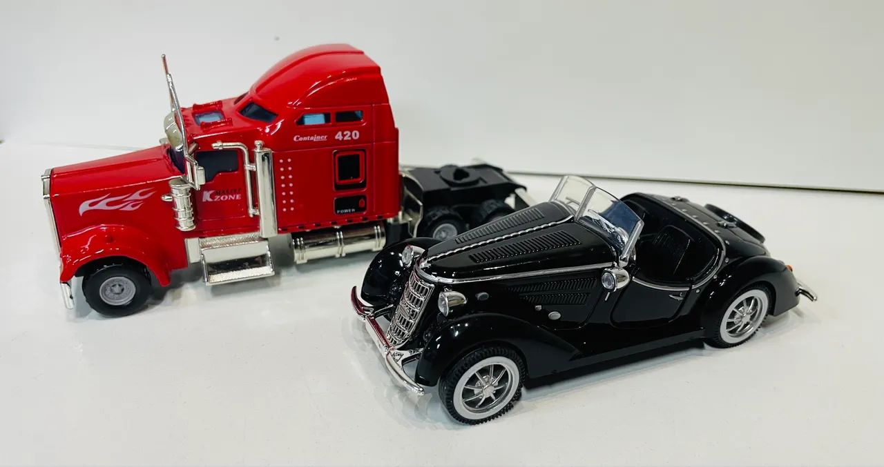Miniaturas Metal Caminhão Americano 1/50 E Audi Conversível (Baratinha) Preto 1/43