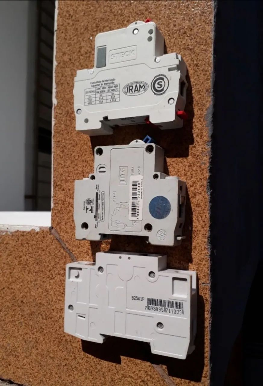 3 Disjuntores Elétricos FAVOR LER A DESCRIÇÃO! - Foto 4