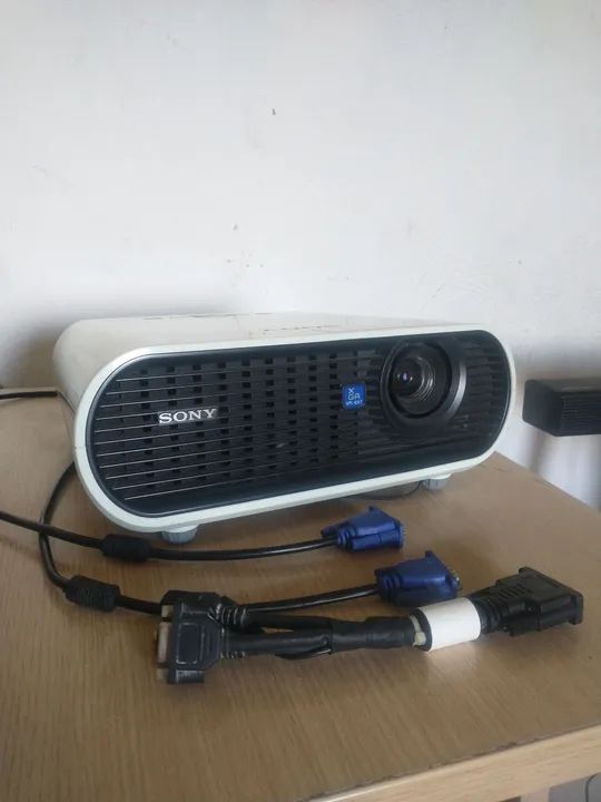 PROJETOR SONY EM OERFEUTO ESTADO