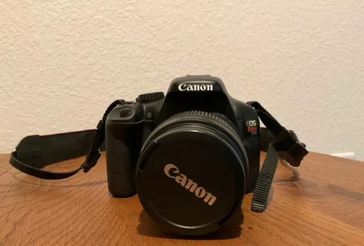 Camera DSLR Canon Rebel T2i
