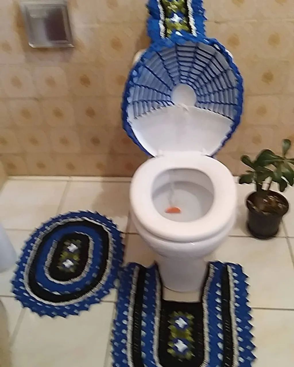 Conjunto de banheiro de crochê 4 peças  - Foto 2
