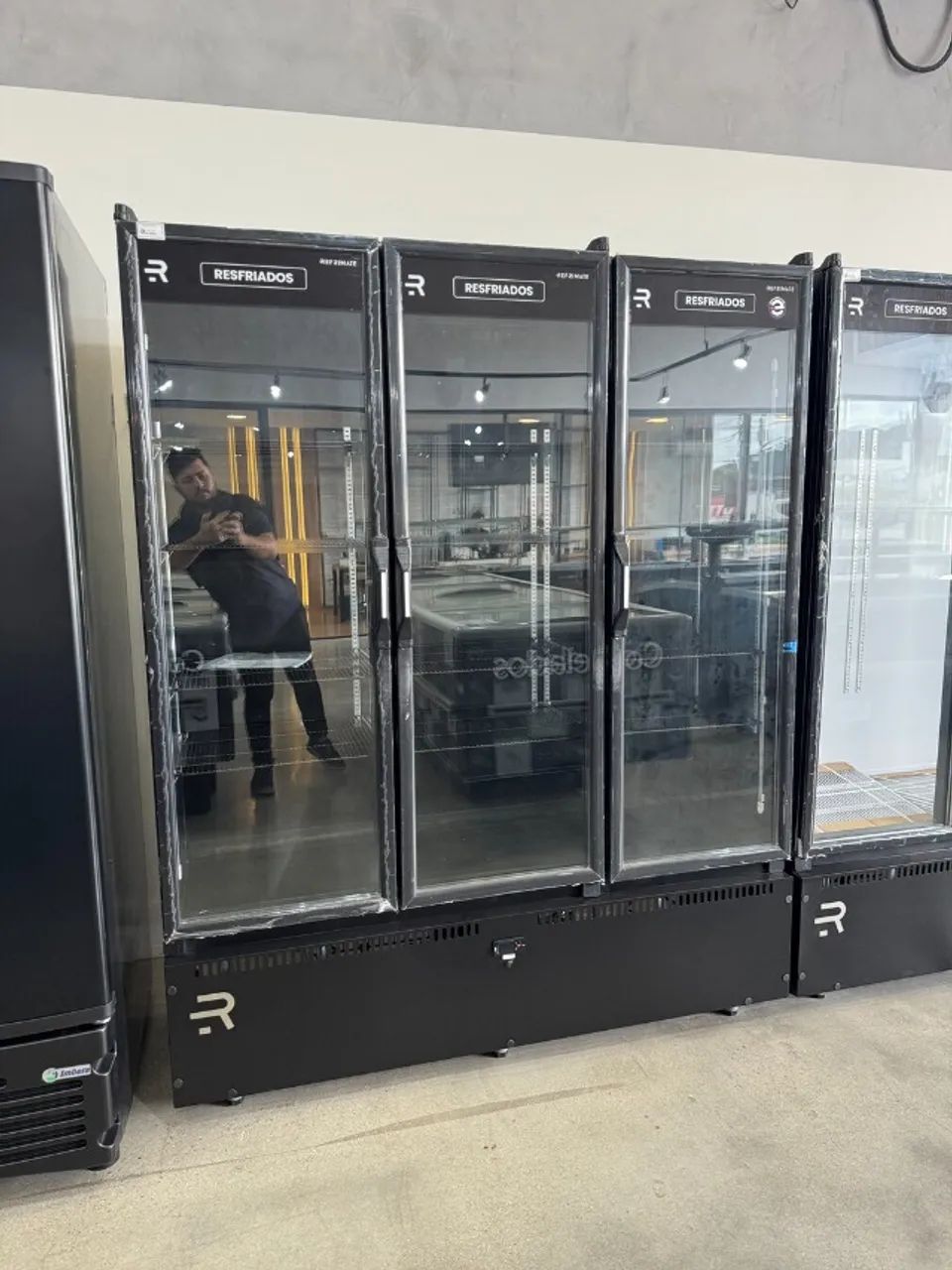 Auto serviço 3 portas refrigerado refrimate a pronta entrega (alef)