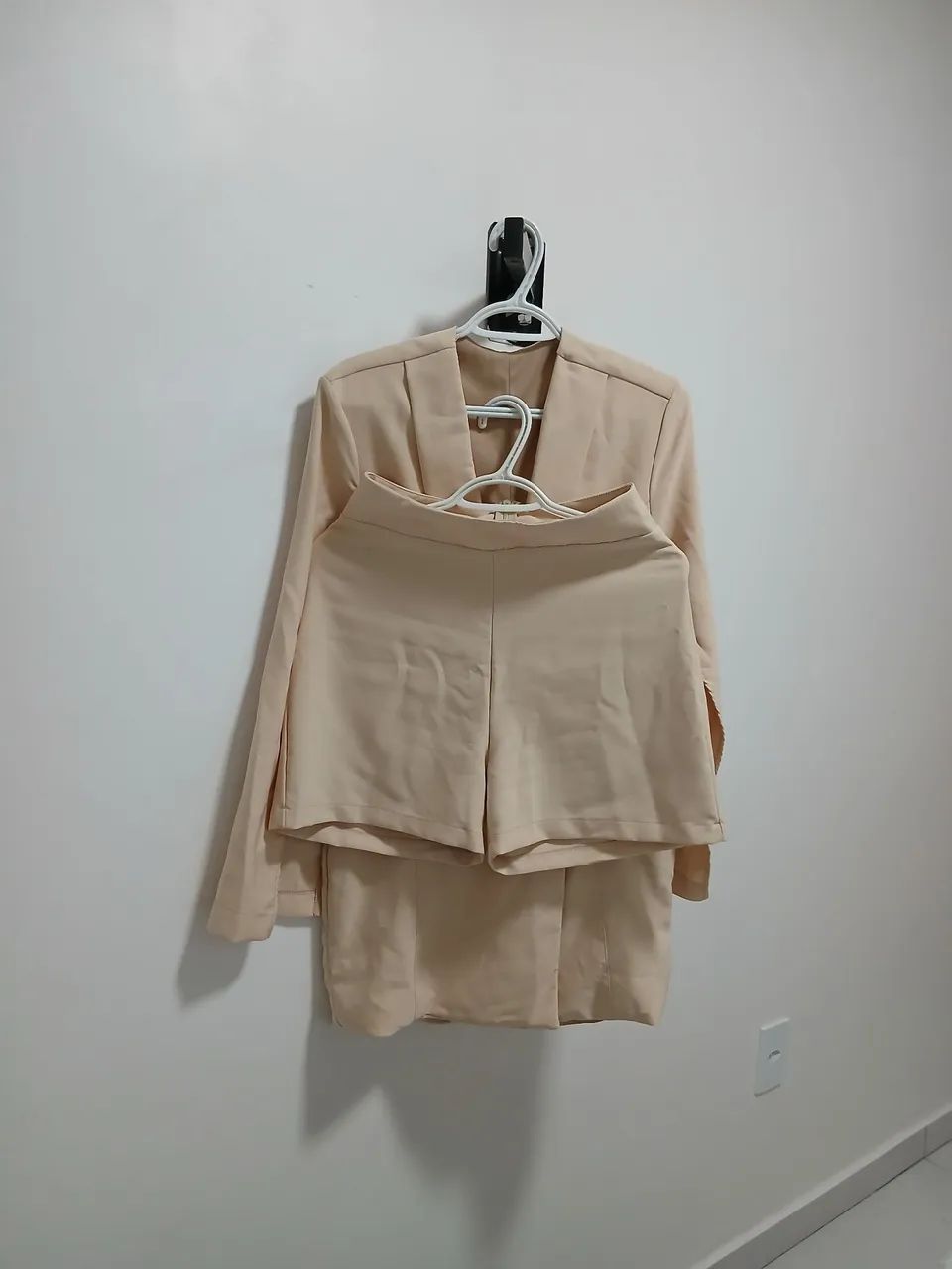Conjunto em alfaiataria com lycra Tamanho único. Veste M - Foto 3