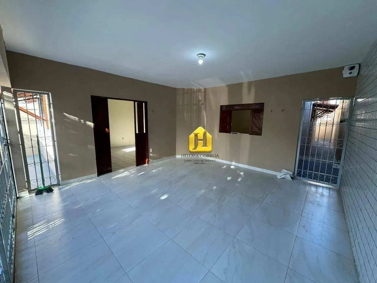Casa com 3 dormitórios para alugar, 150 m² por R$ 2.200,00 - Nova Parnamirim - Parnamirim/