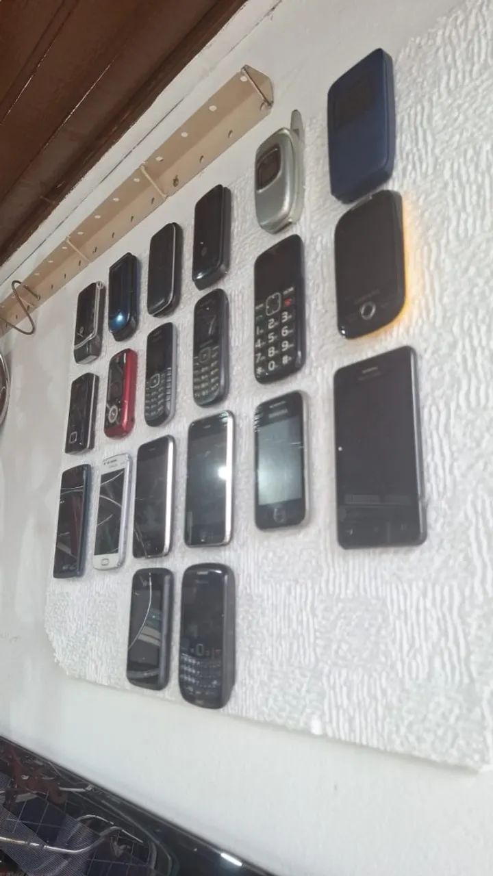 Celulares e carregadores antigos, alguns funcionam, a partir de 15,00 somos loja - 1408 - Foto 4