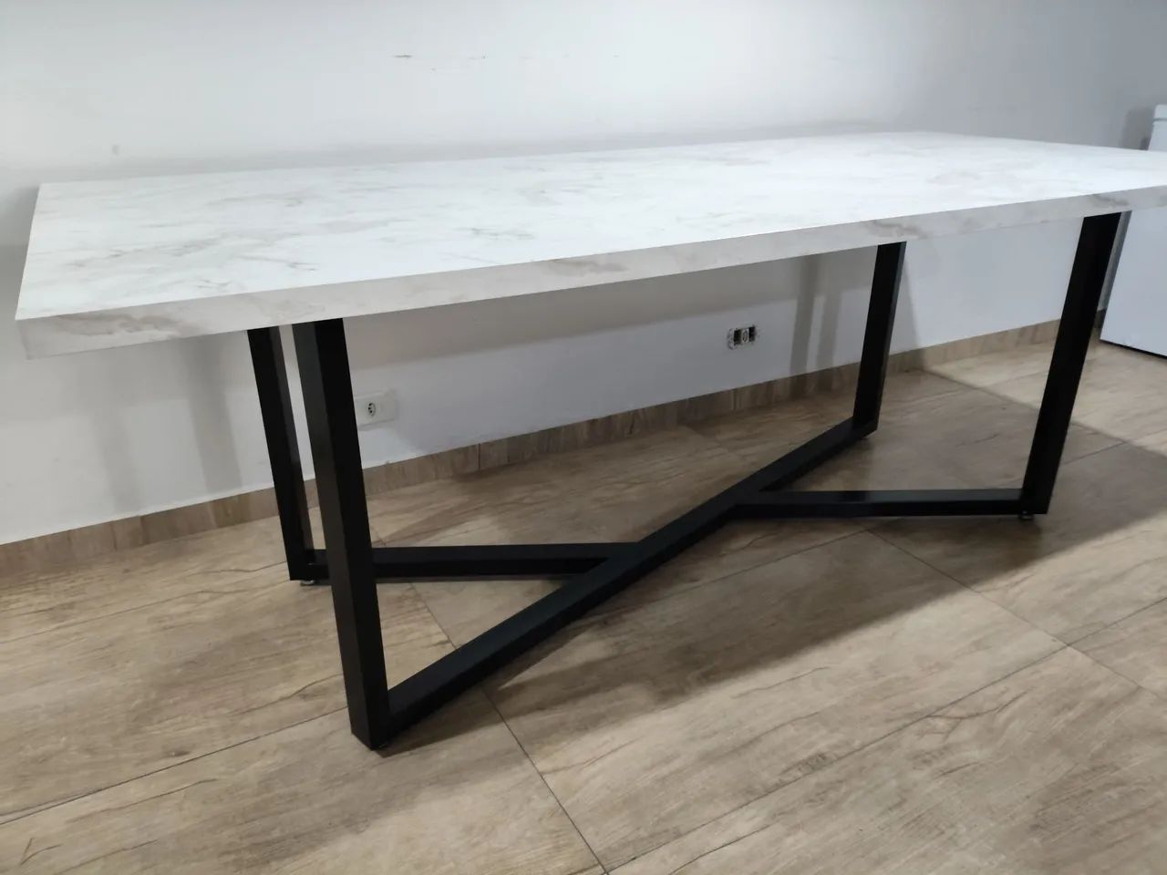 Mesa MDF com base em Ferro galvanizado. - Foto 2