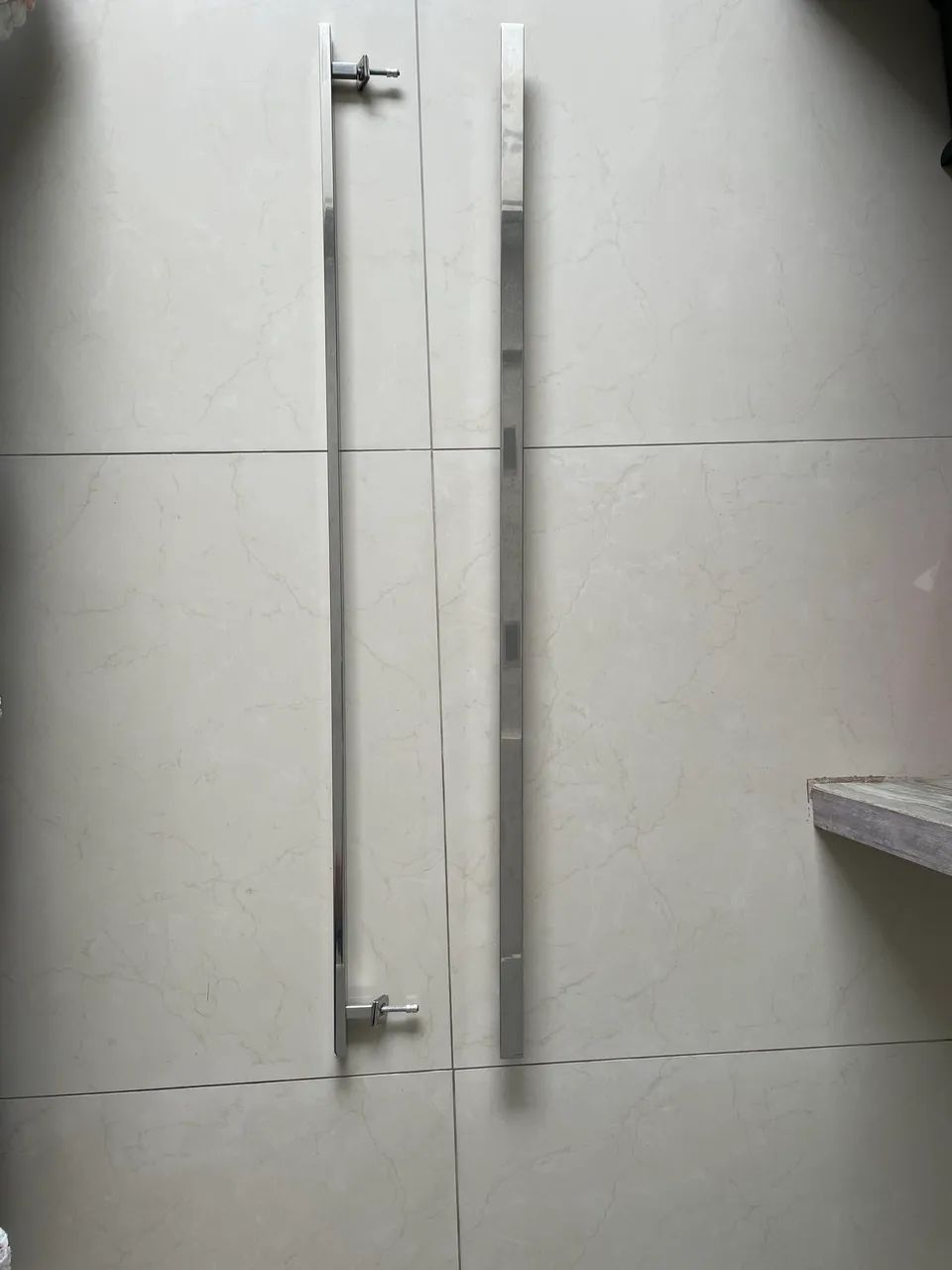 Excelente Puxador em ótimo estado Para Porta Inox Polido Alto Brilho 130cm - Foto 4