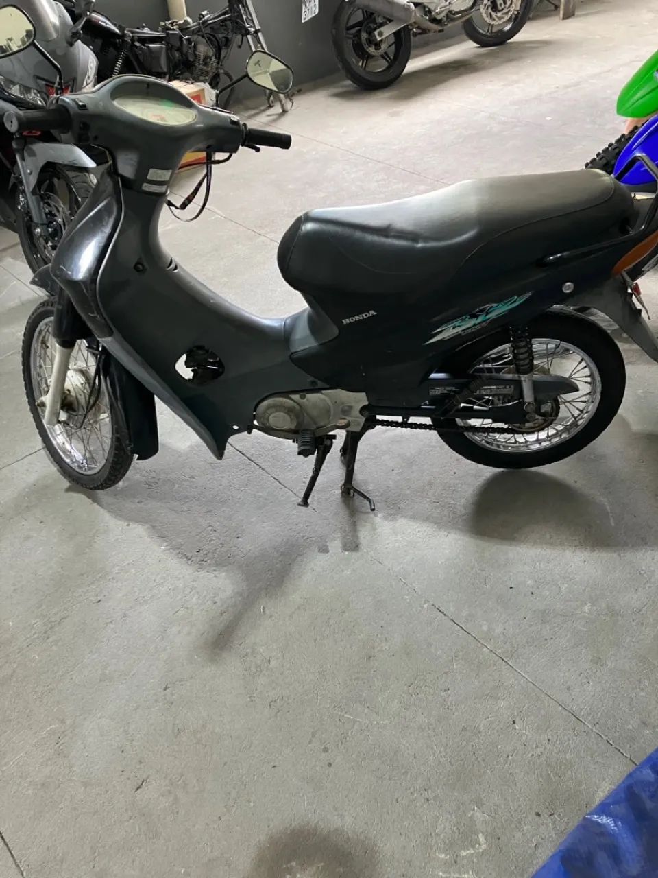 Honda Biz 100 Preta (2002) - Foto 7