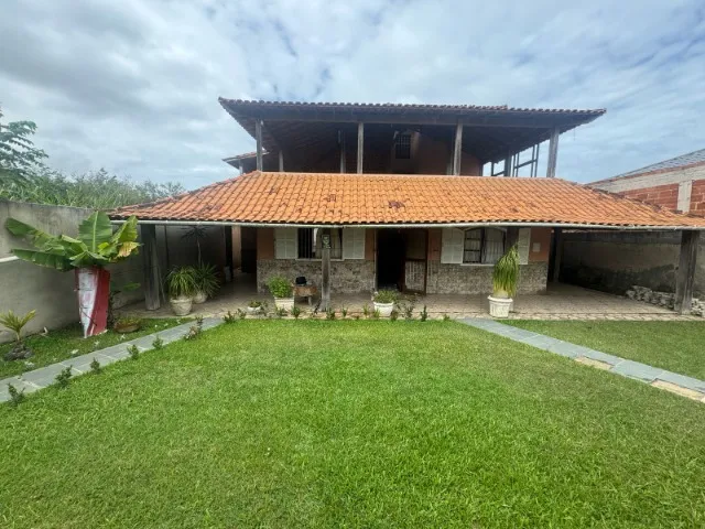 Casa  em Saquarema com 4 Quartos ( 2 Suítes) Nova Itaúna  RJ 