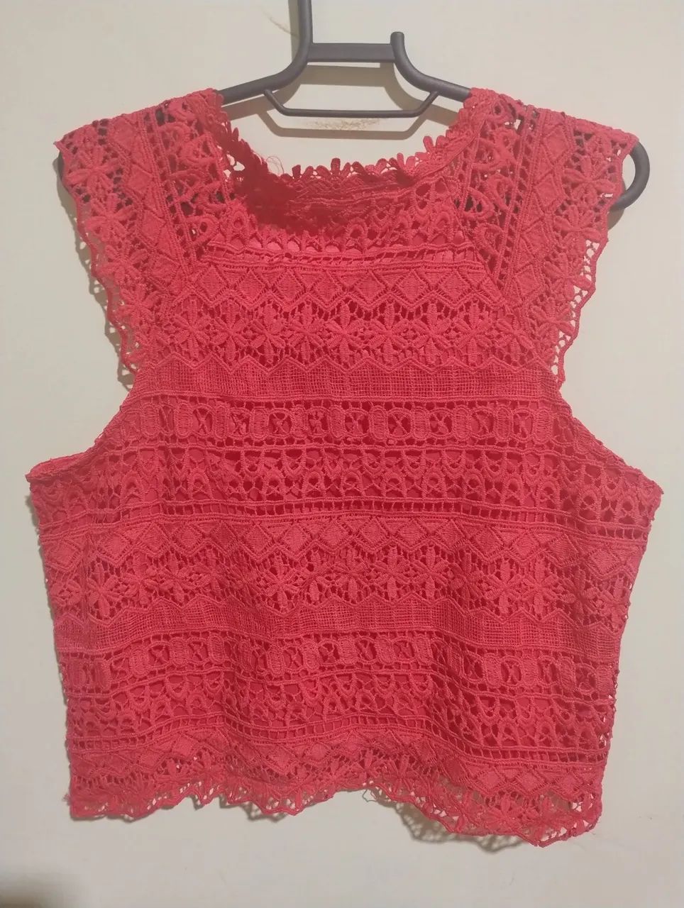 BLUSA FEMININA SEM MANGA 