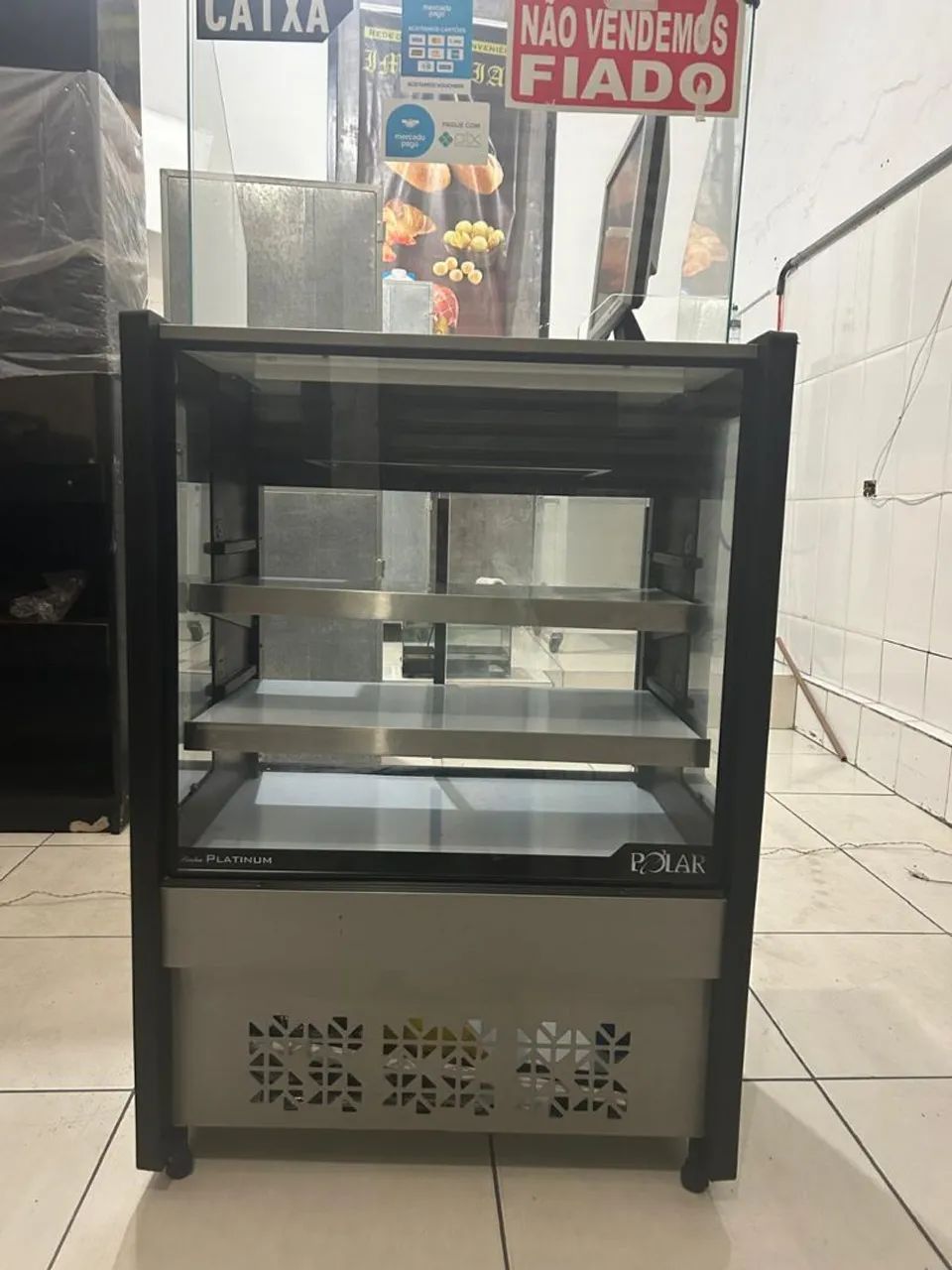 Vitrine Caixa - Polar Platinum
