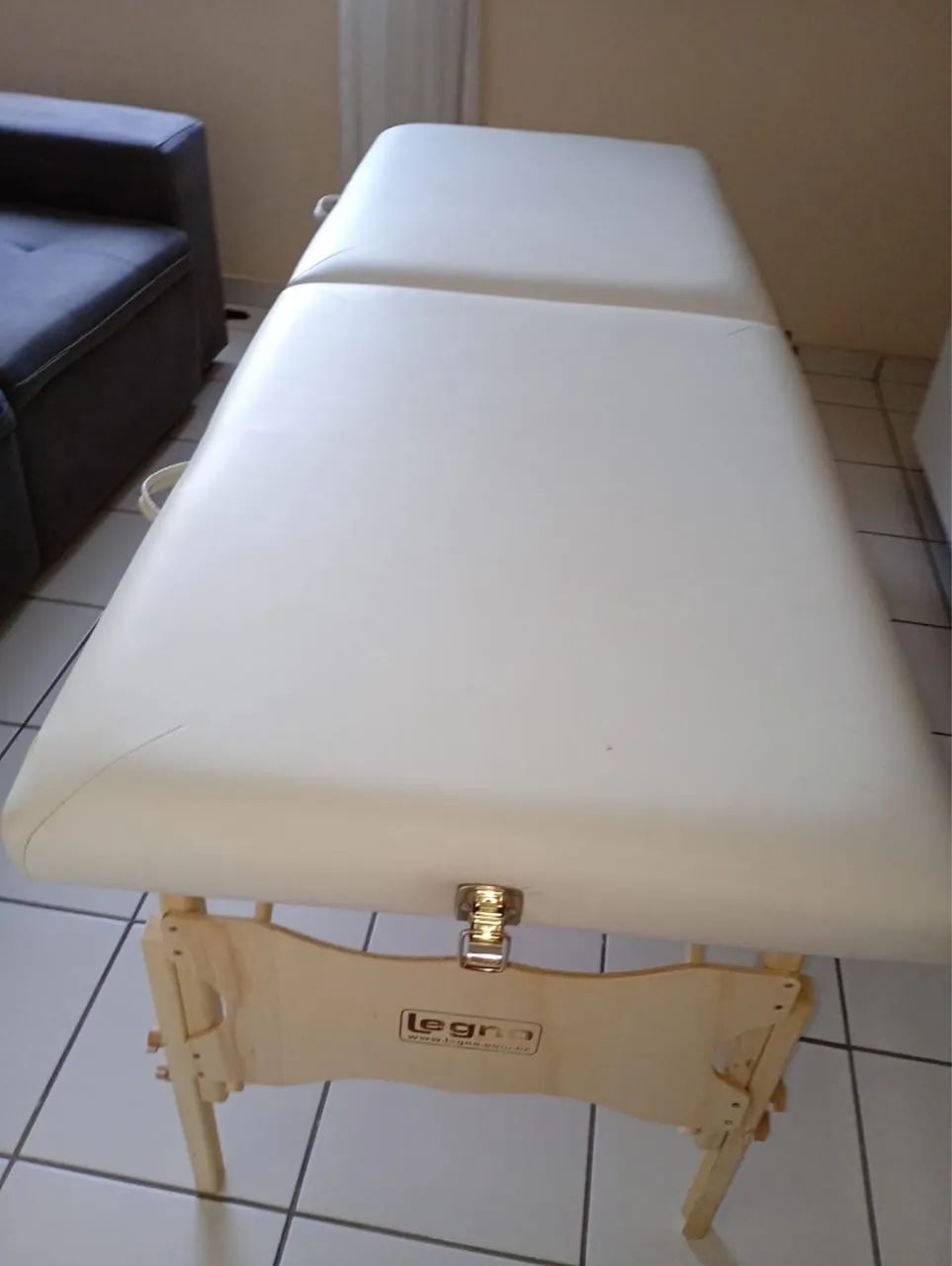 Para vender rápido!! Maca portátil LEGNO (Antares)  - Foto 4