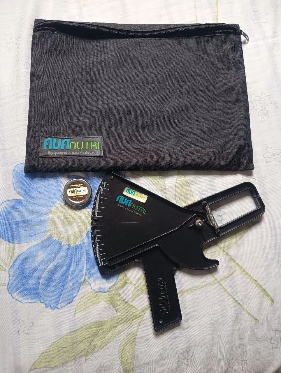 Adipômetro + fita métrica 