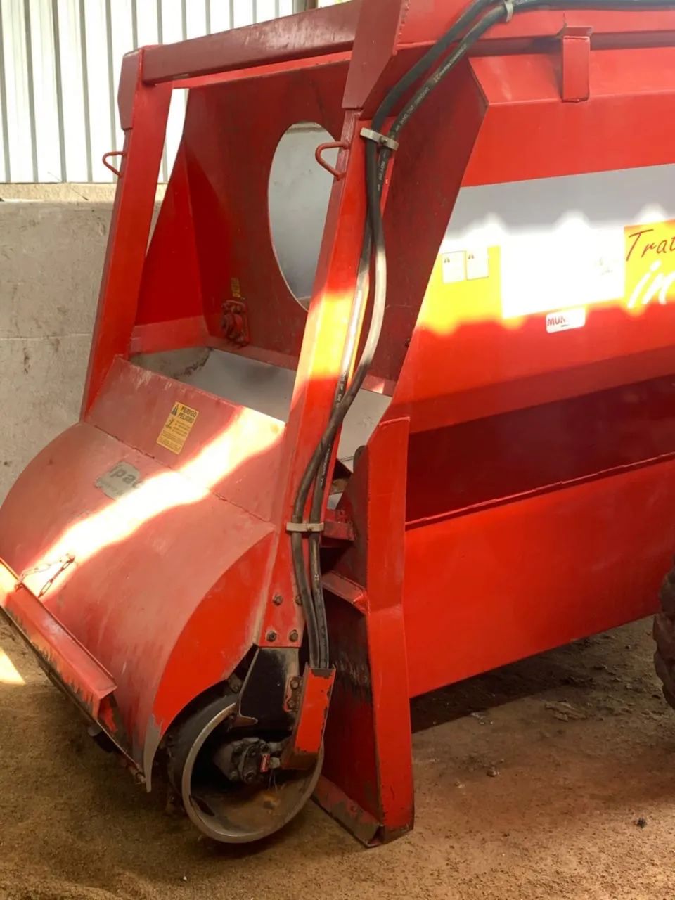 Vagão misturador Ipacol tratomix 6.0 - Foto 2