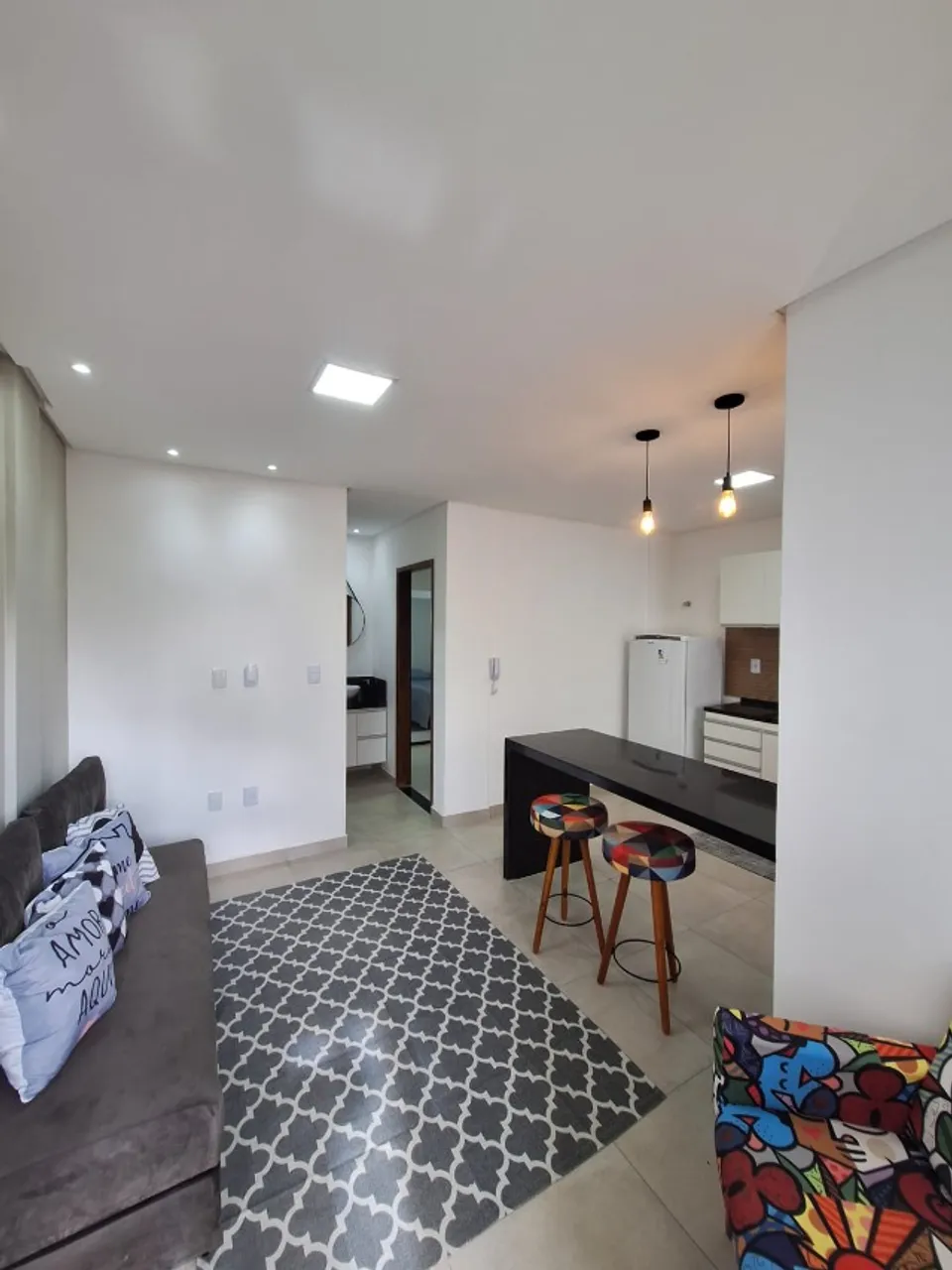 Apartamento mobiliado e central. Ótima localização