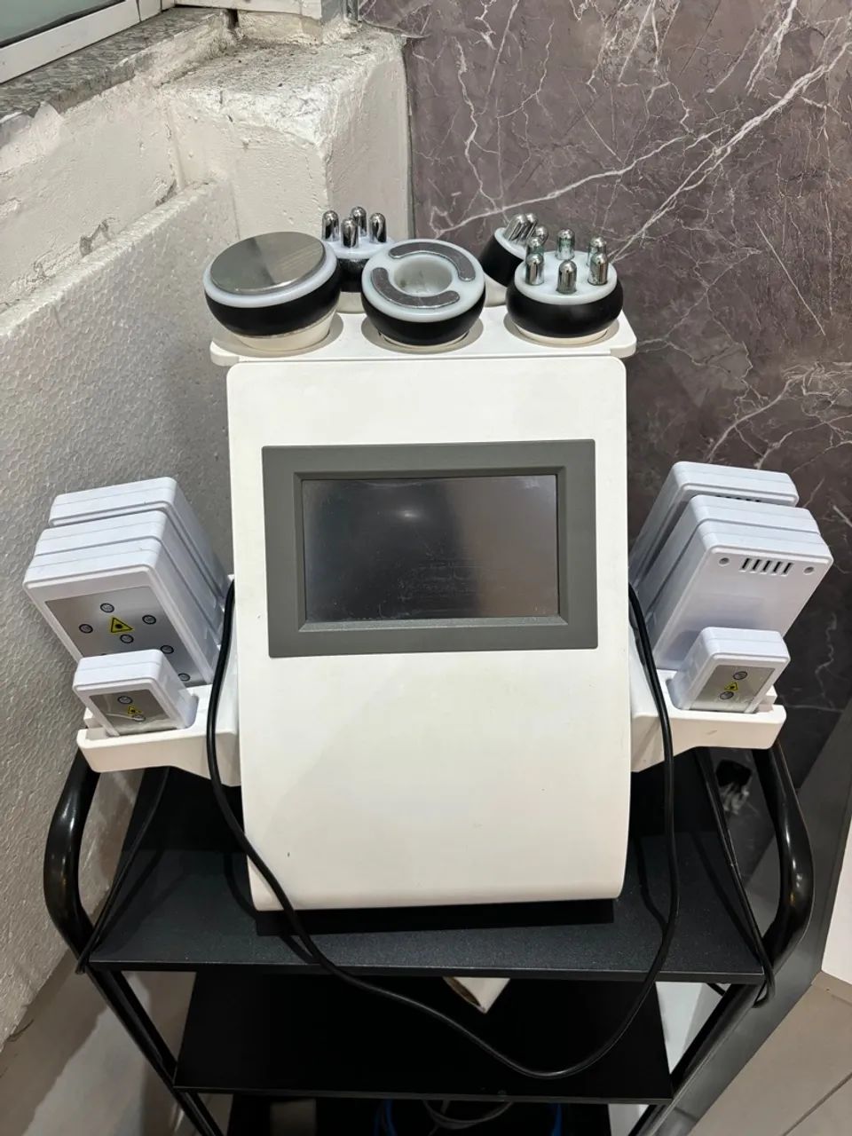 Vendo lipolaser 6 em 1 (usada porém em estado de novo) 