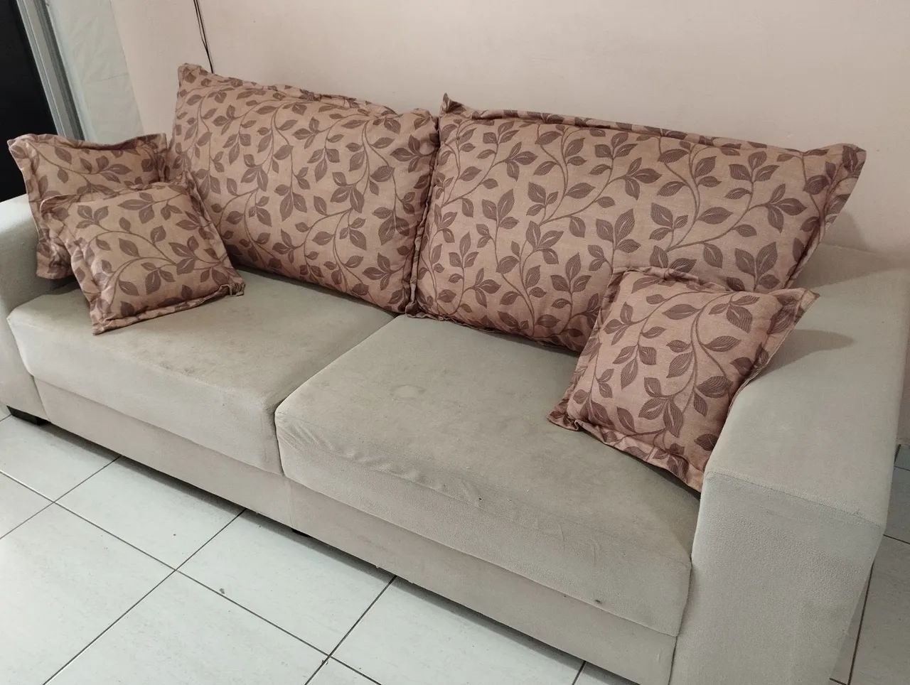 Sofá 3 lugares suede