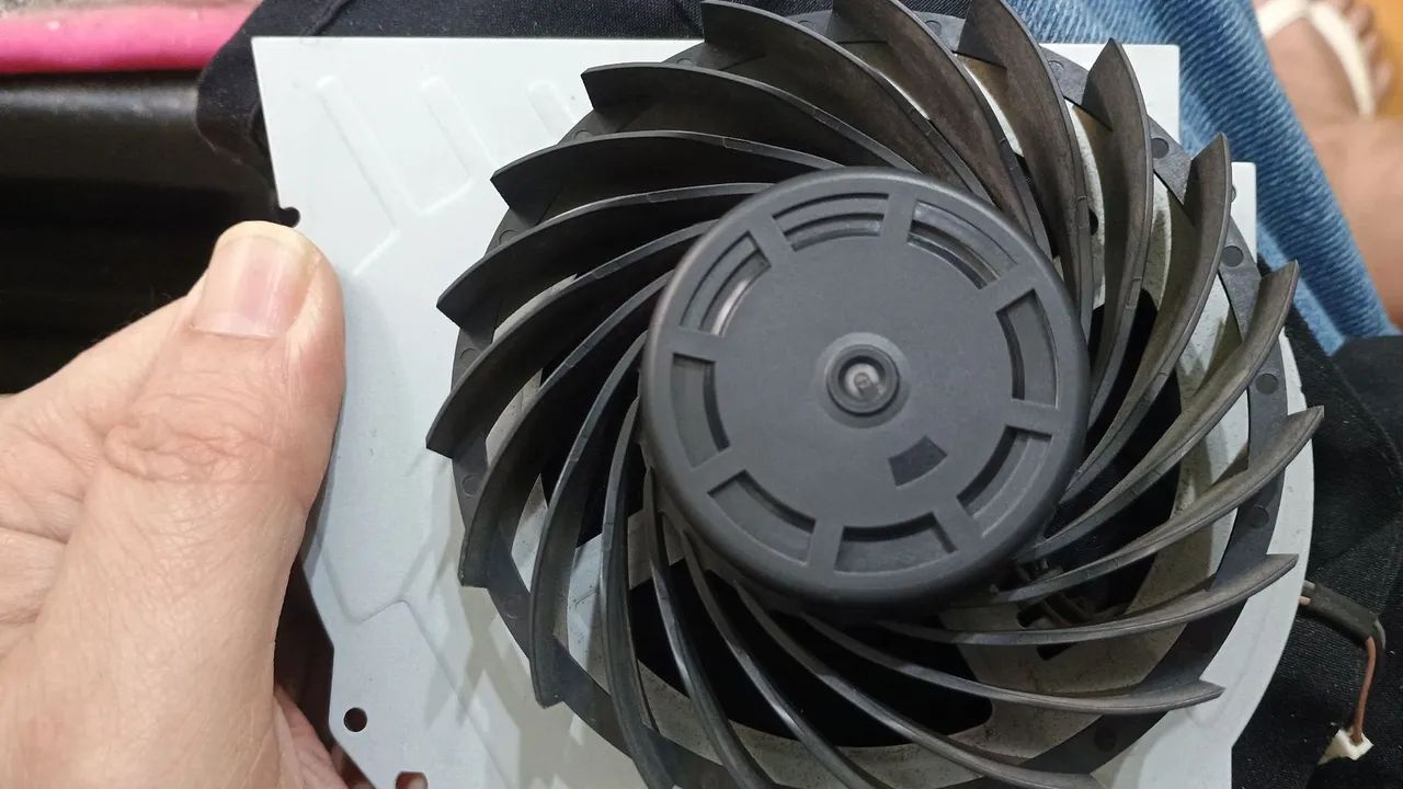 CONJUNTO LEITOR KEM-496AAA. E COOLER PS4 PRO FUNCIONANDO PERFEITAMENTE OS DOIS - Foto 5
