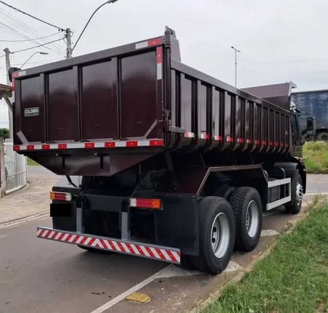 Ford Cargo 2428 6x2 2012 caçamba  - Foto 4