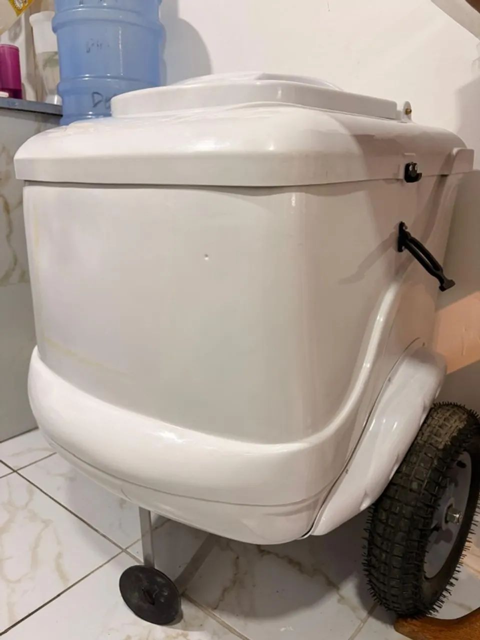 CARRINHO DE PICOLÉ CAPACIDADE 90L