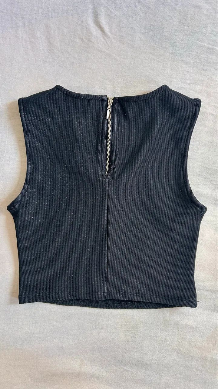 Cropped Milena Preto - Regata Estruturada - Foto 2