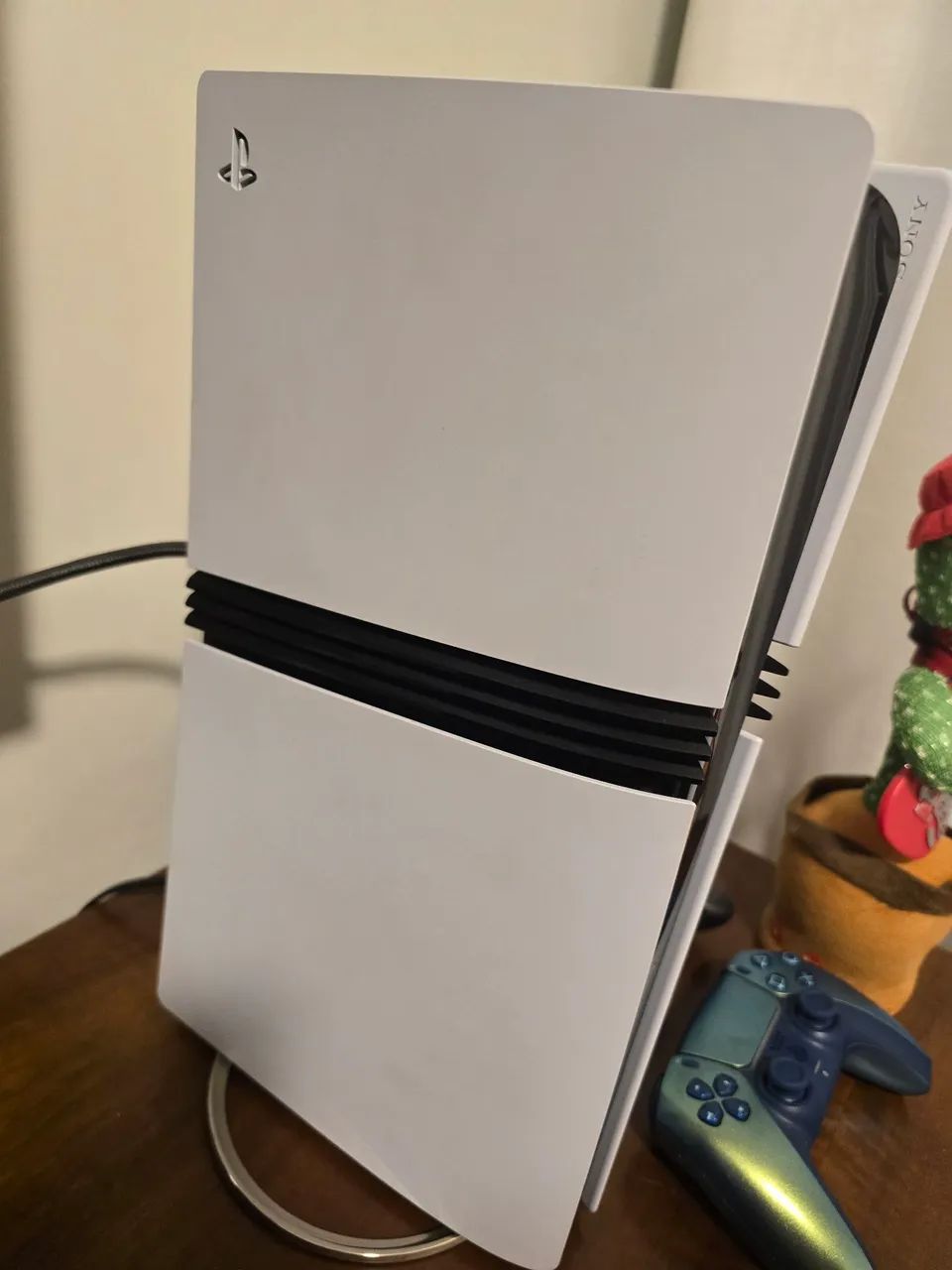 PLAYSTATION 5 PRO COM LEITOR DE DISCOS - Foto 2