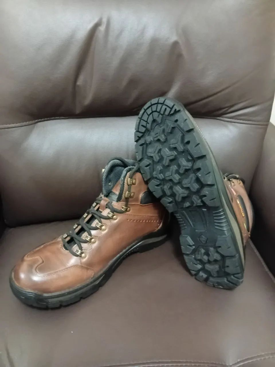 Bota de couro marrom Caterpillar  - Foto 2