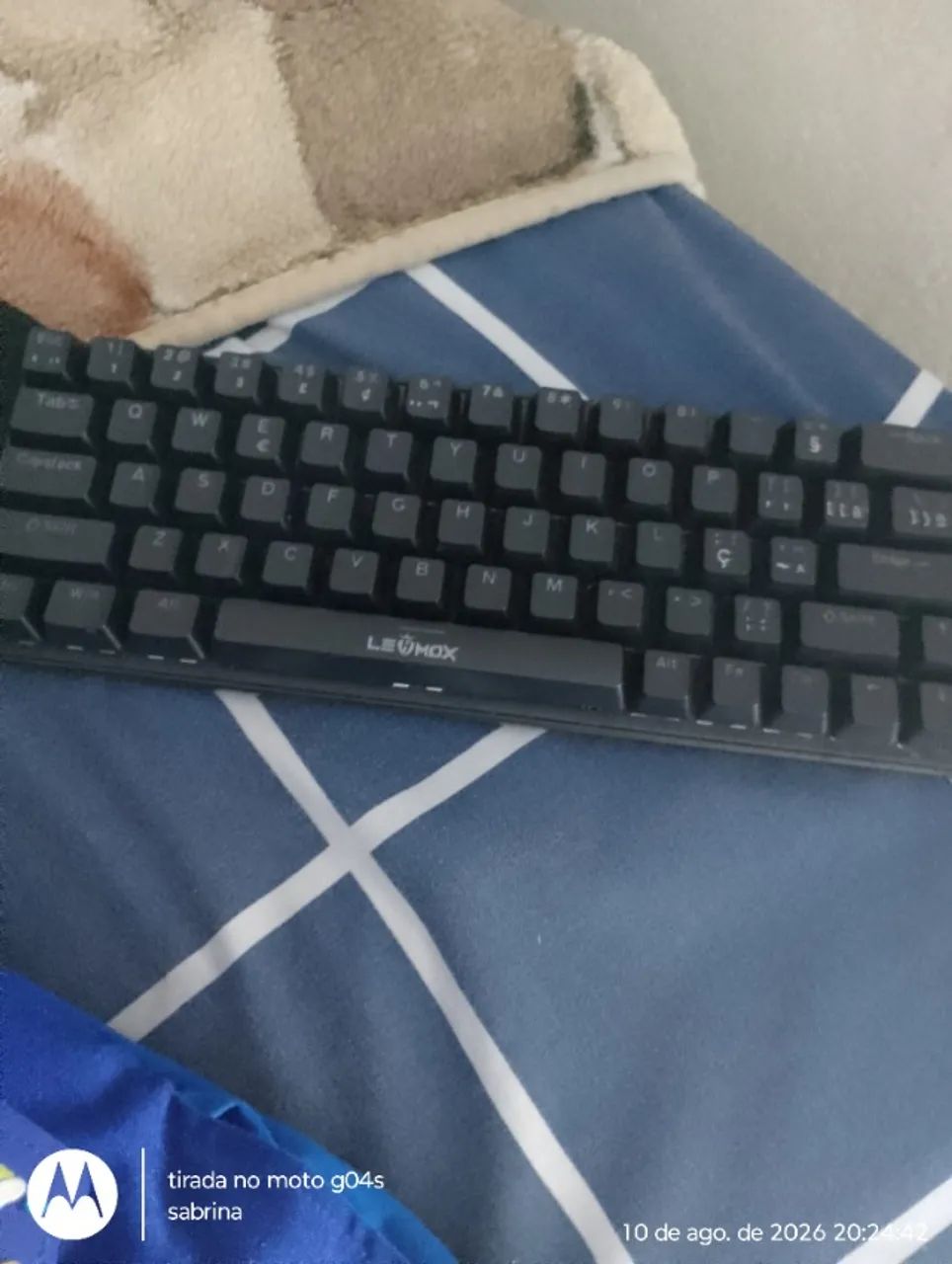 Teclado gamer usado sem cabo e mouse pad sem está usado