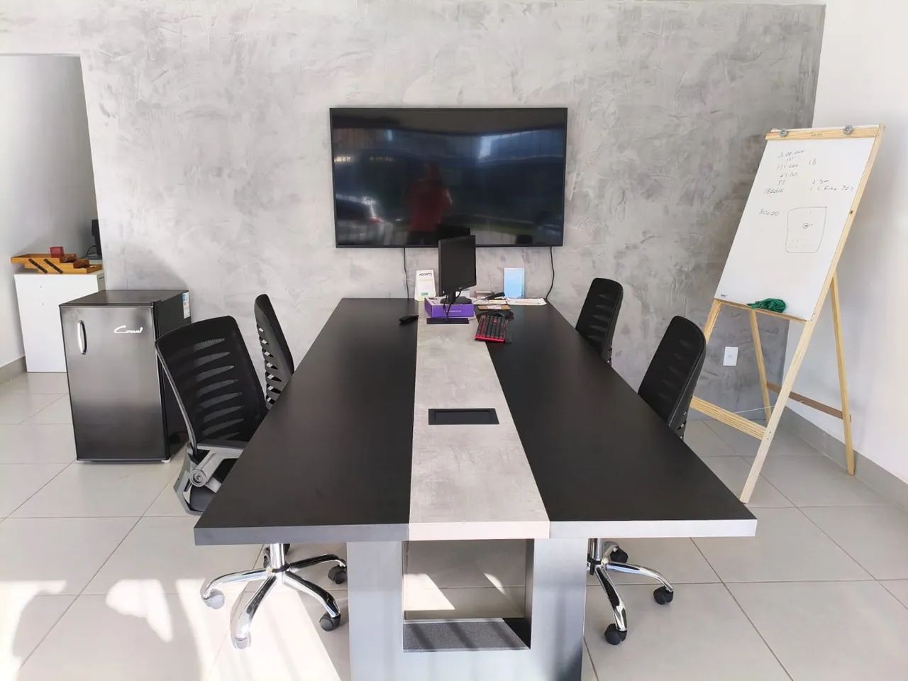 Mesa de Reunião  - Foto 3