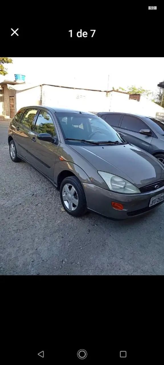 Ford Focus 1.8 16V 5P 2001
