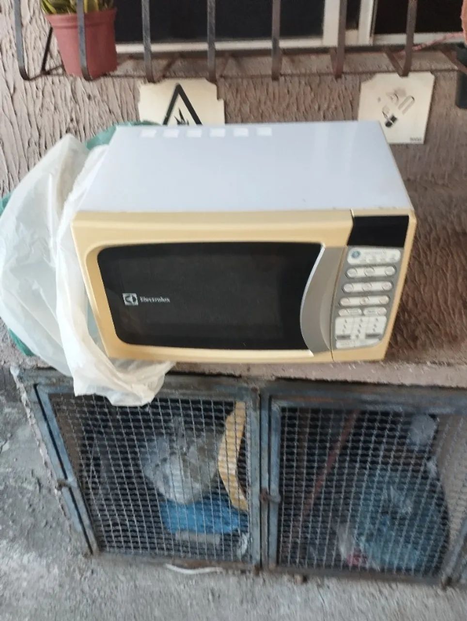 MICROONDAS ELECTROLUX 20 LITROS