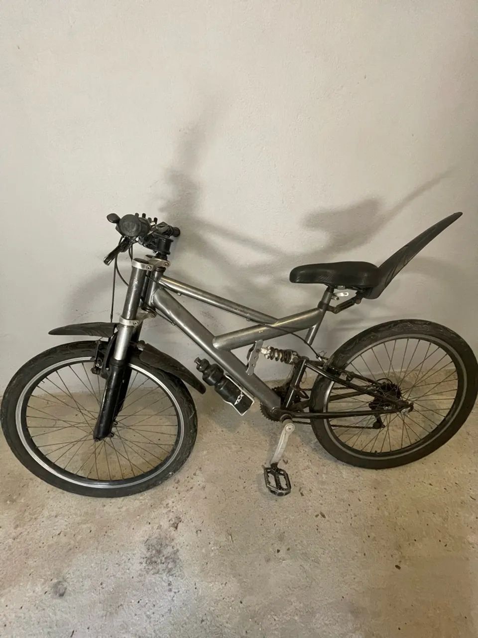 Bicicleta 24 com suspensão  - Foto 5