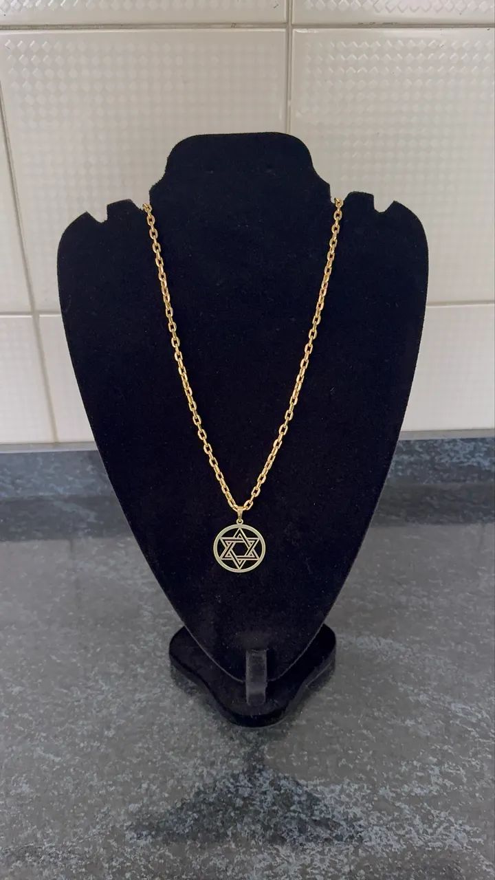 vendo corrente cartier com pingente em ouro 18k  - Foto 3