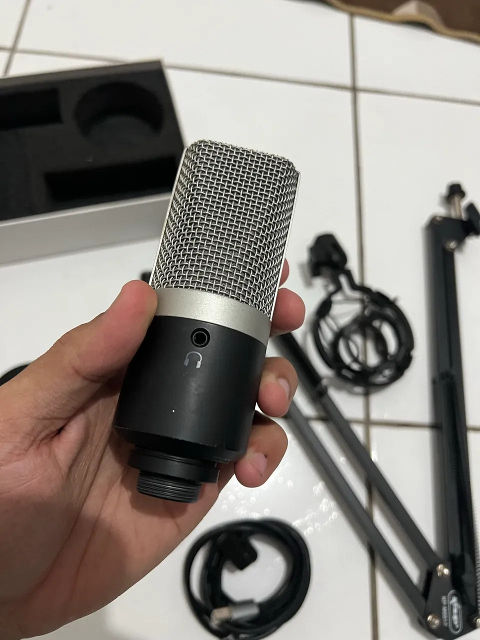 Kit Microfone Fifine K670 + Braço articulado