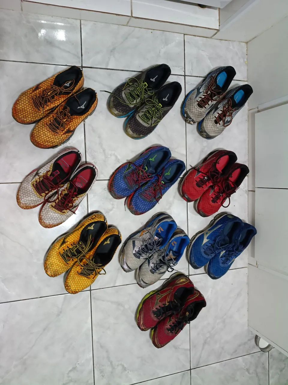 Tênis usados Originais Mizuno Dez pares, tem número 42.5, 43 e 43.5 venda só no lote. - Foto 3