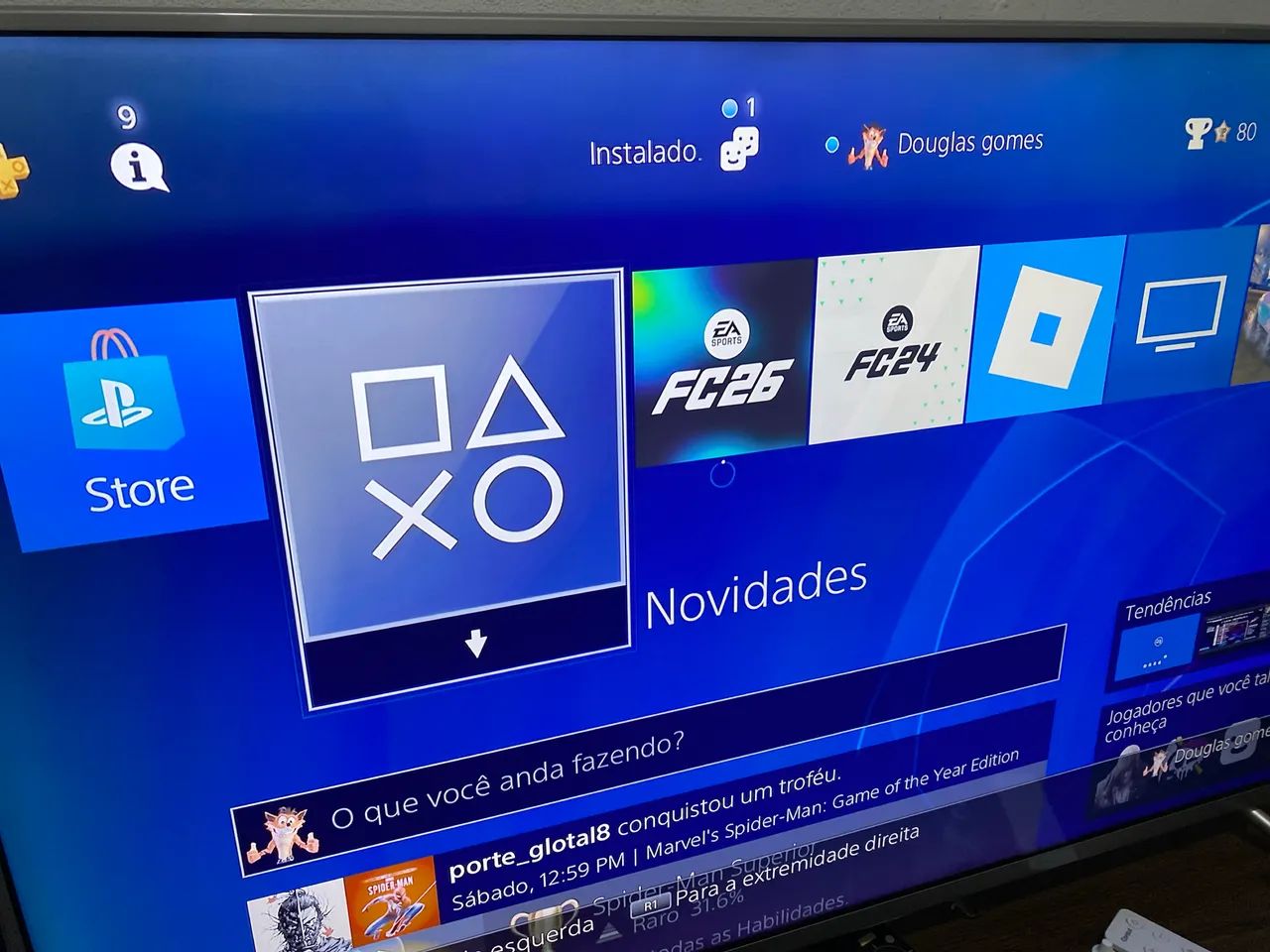 Vendo PS4 PRO 1TB 4K - Foto 2