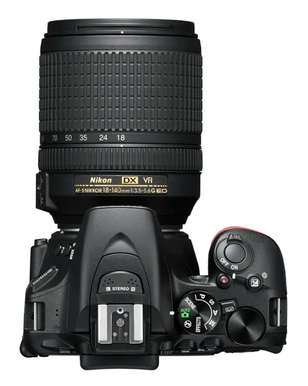 Nikon D5600 AF-S DX 18-140mm ➕SB-500 Nikon DSLR D5600 AF NIKKOR 18-140mm NOVA quase sem uso - Câmeras e