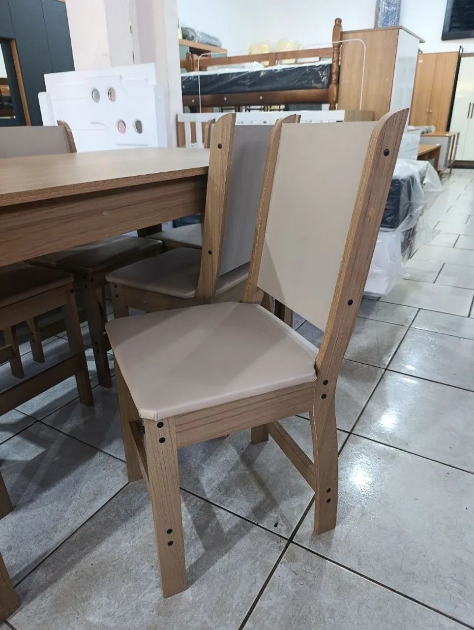 Mesa em MDF com 6 cadeiras 999,00 - Foto 5