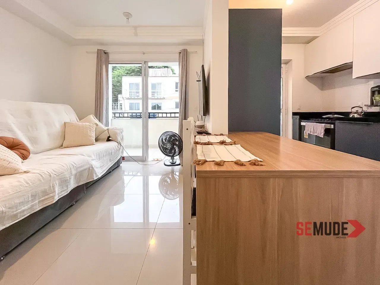 Apartamento 2 dormitórios 2 vagas próximo a UFSC