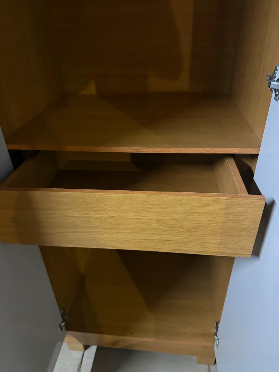 LINDO GUARDA ROUPA SEM DETALHES  - Foto 3