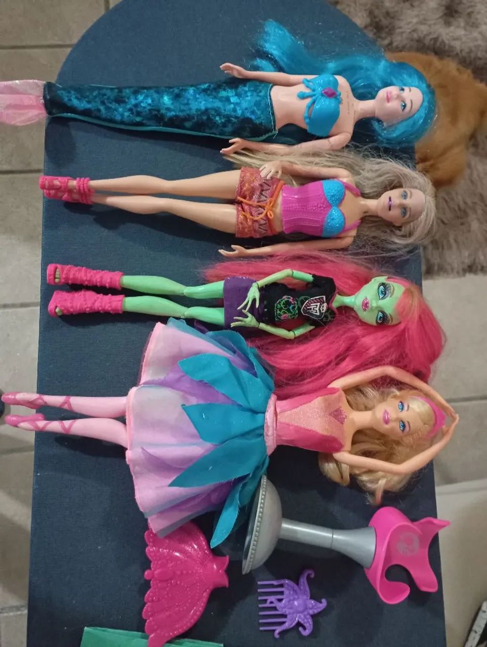 Bonecas, barbies