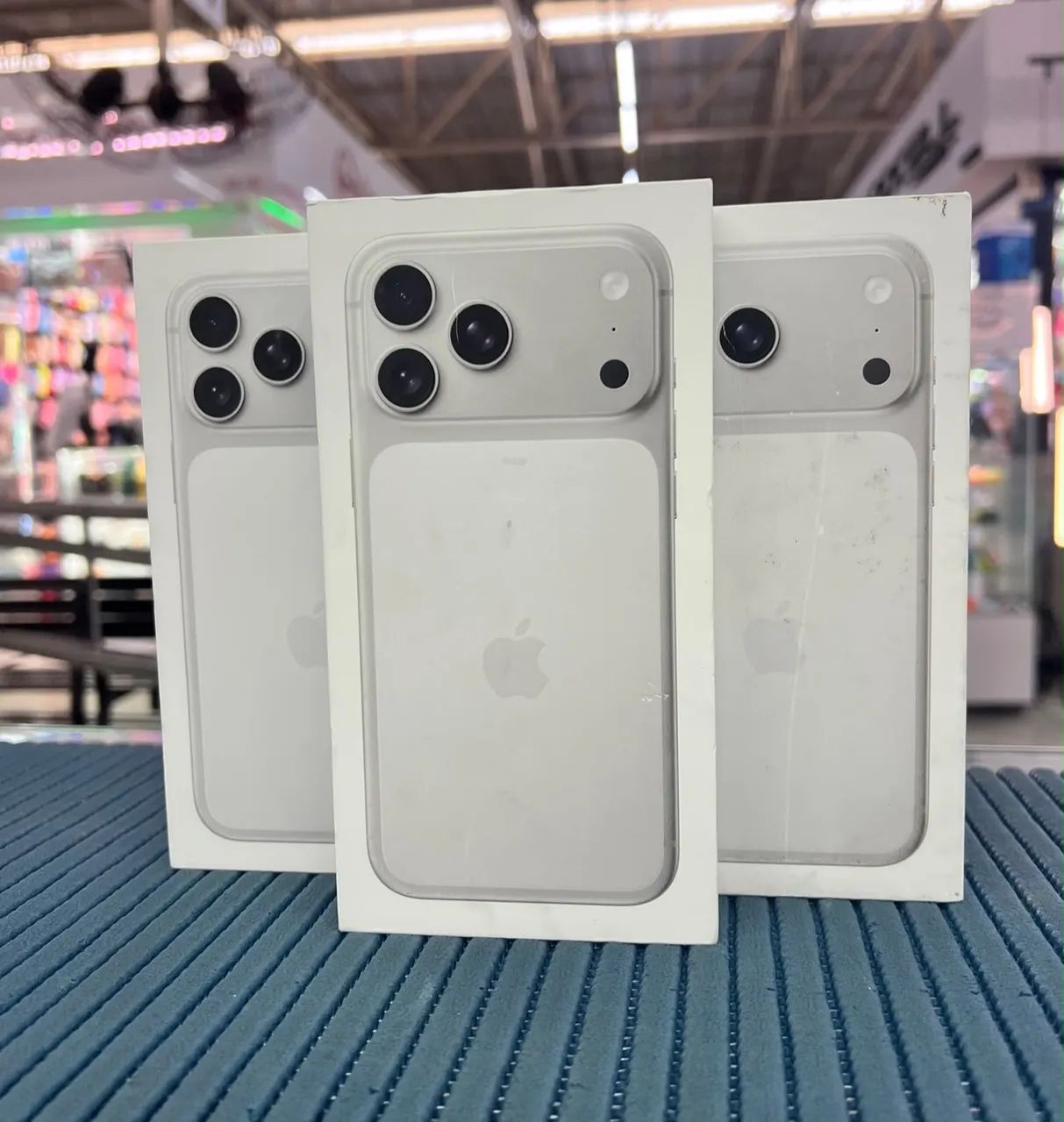 IPHONE 17 PRO MAX 256- SILVER LACRADO! - Celulares e Smartphones